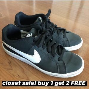 🌻 B1G2 FREE🌻 Nike court royale tennis shoes